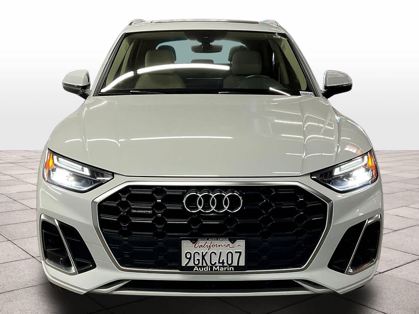 View vehicle photo 3