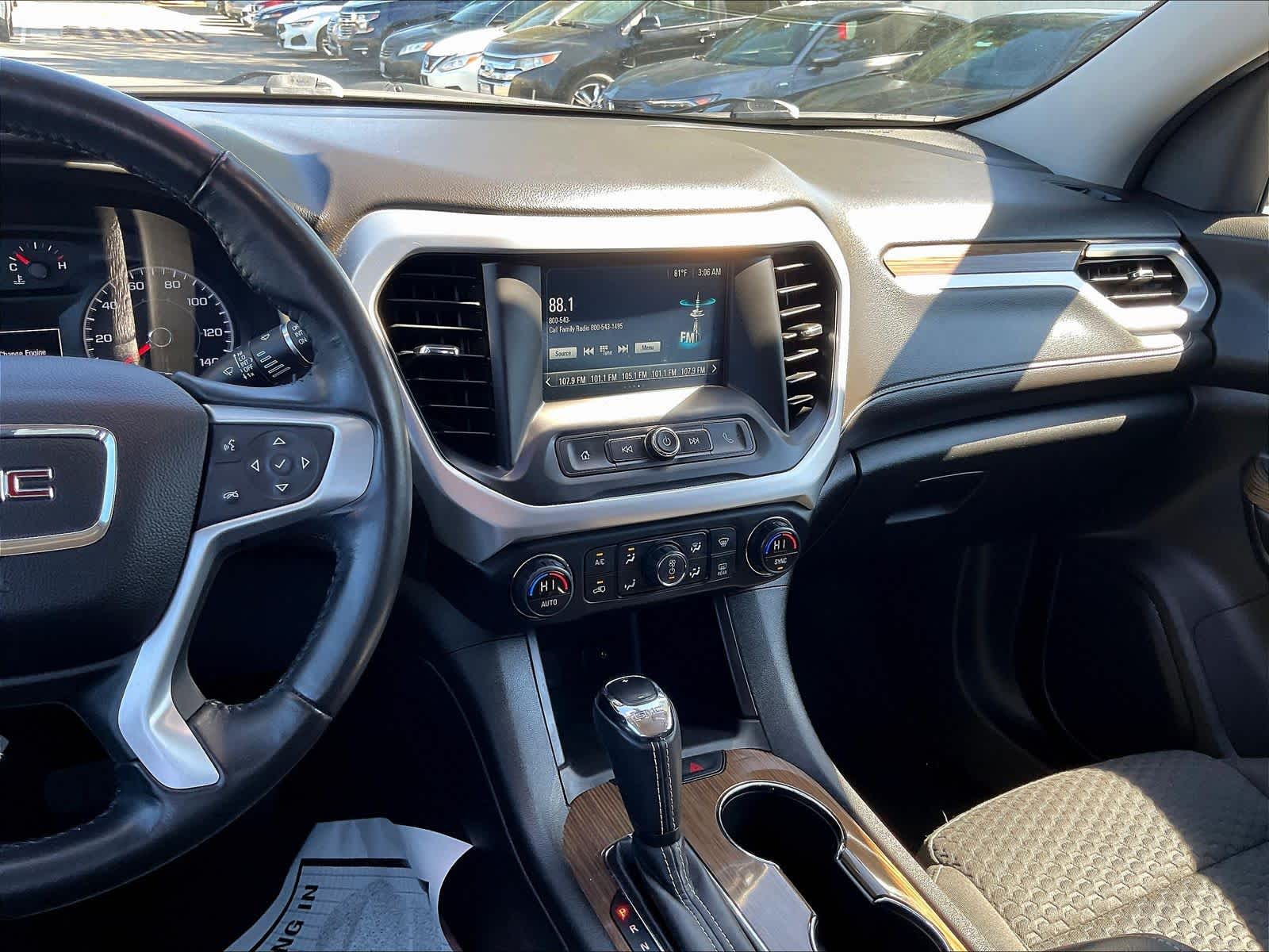 View vehicle photo 7