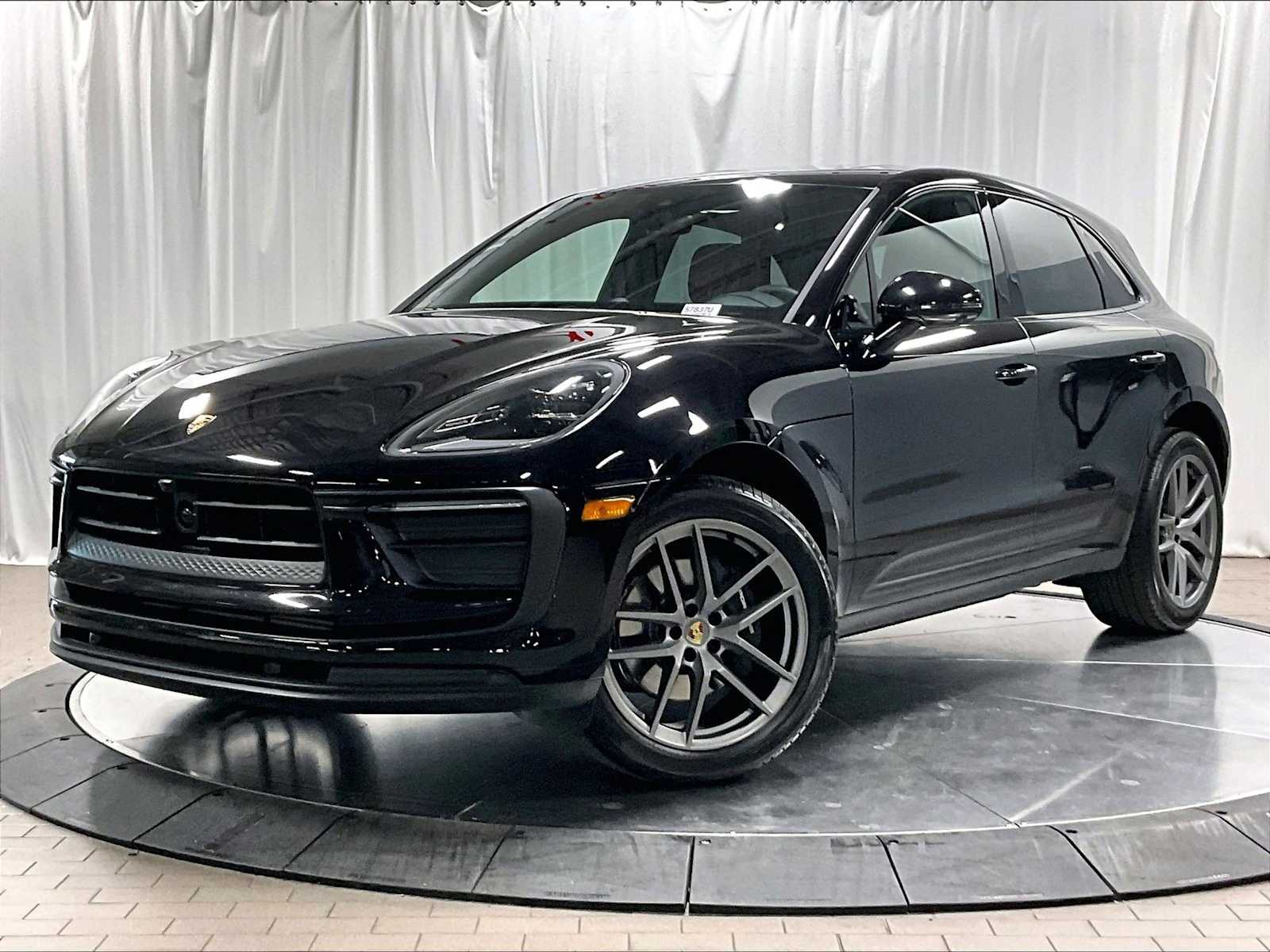 2025 Porsche Macan AWD