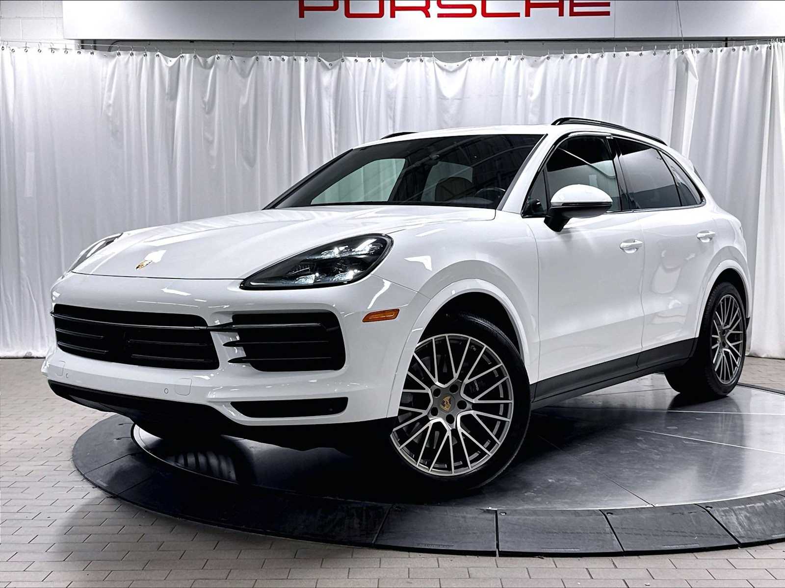 White 2022 Porsche Cayenne SUV / Crossover  8-Speed Automatic
