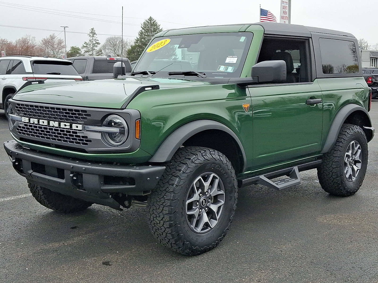 View vehicle photo 3