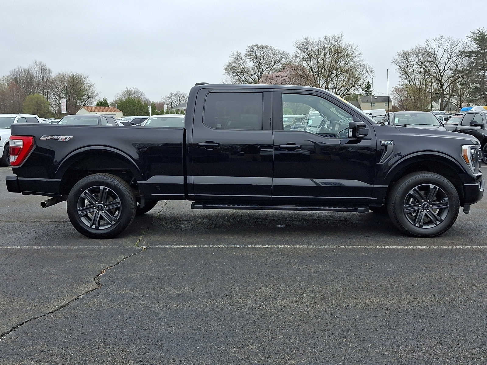 View vehicle photo 7