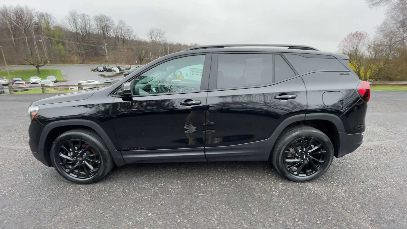 View vehicle photo 6