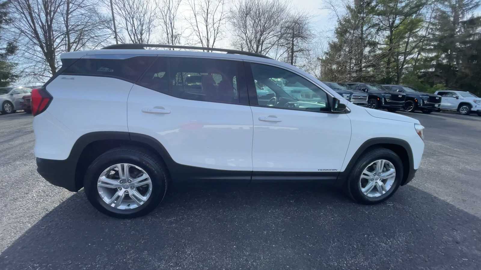 View vehicle photo 2