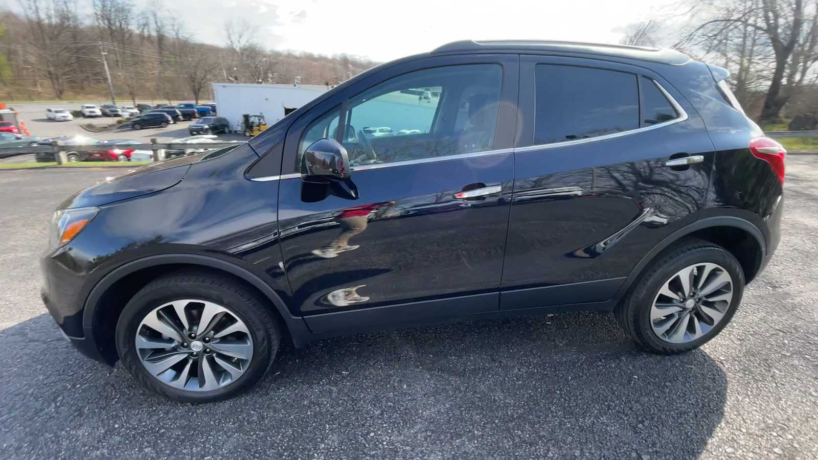 View vehicle photo 6