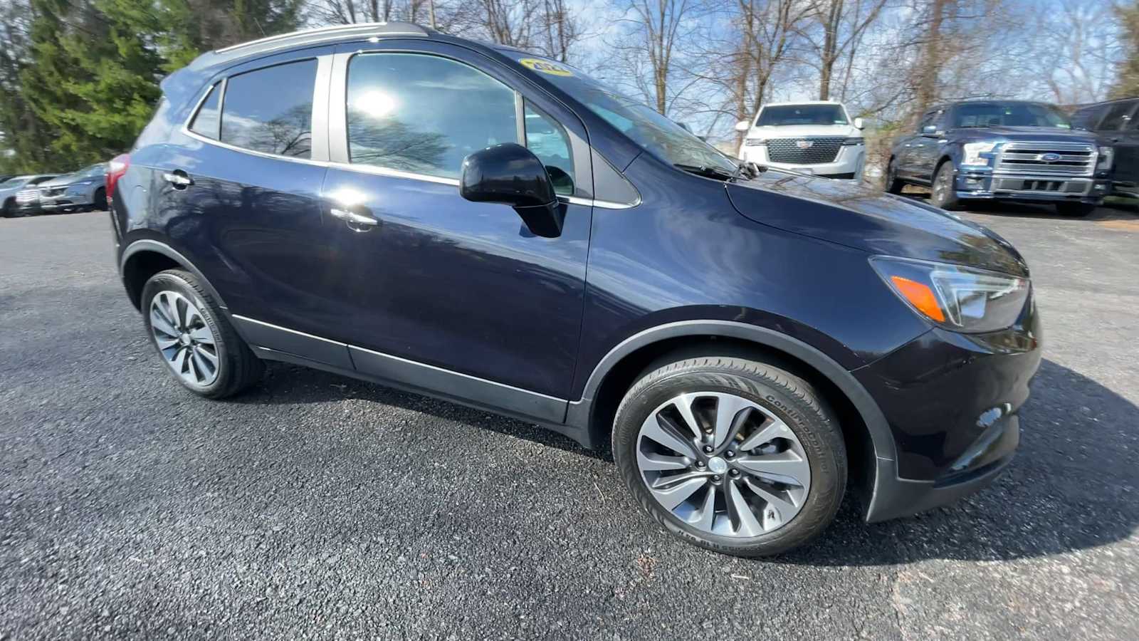 View vehicle photo 3