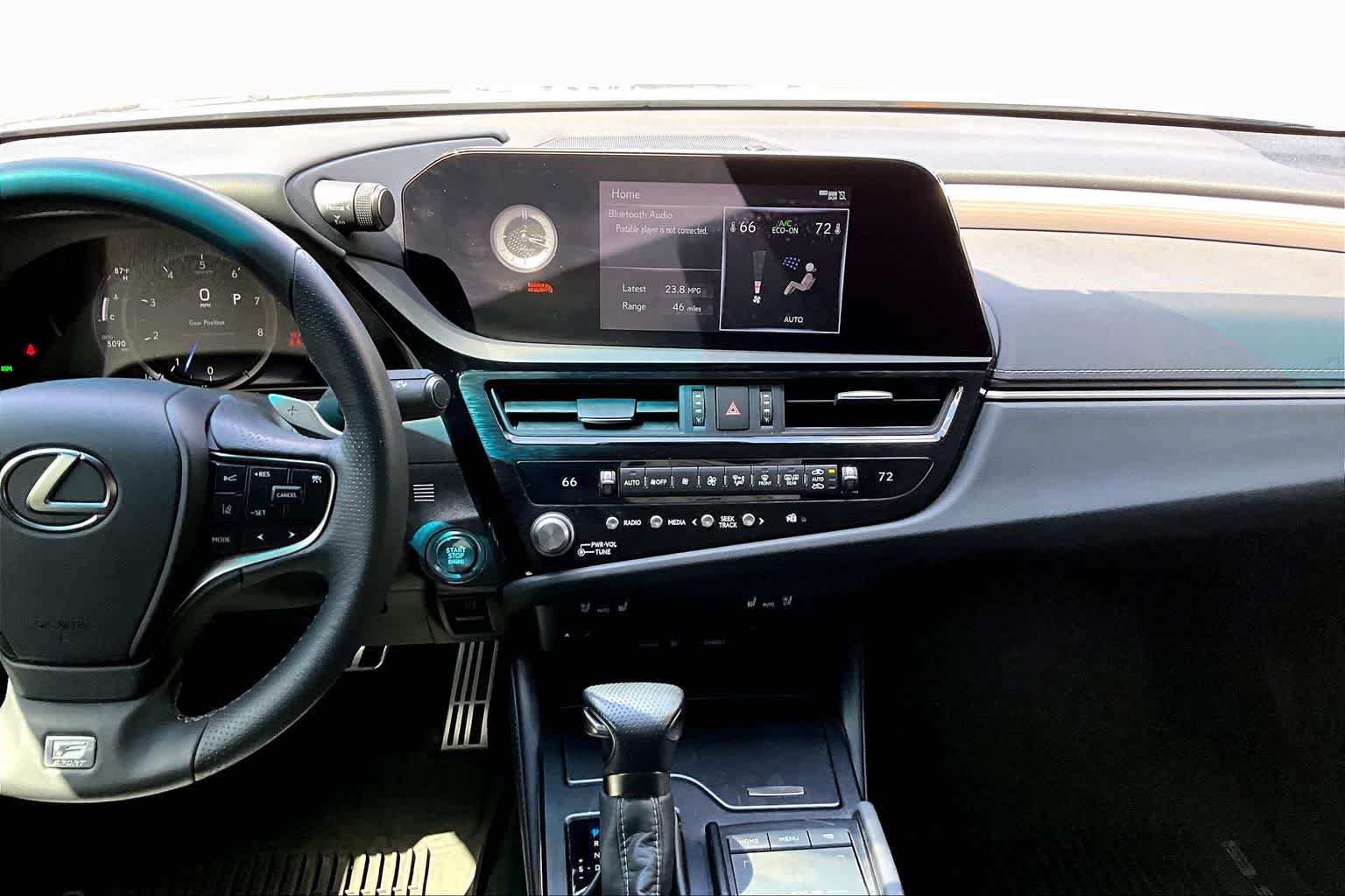 View vehicle photo 7