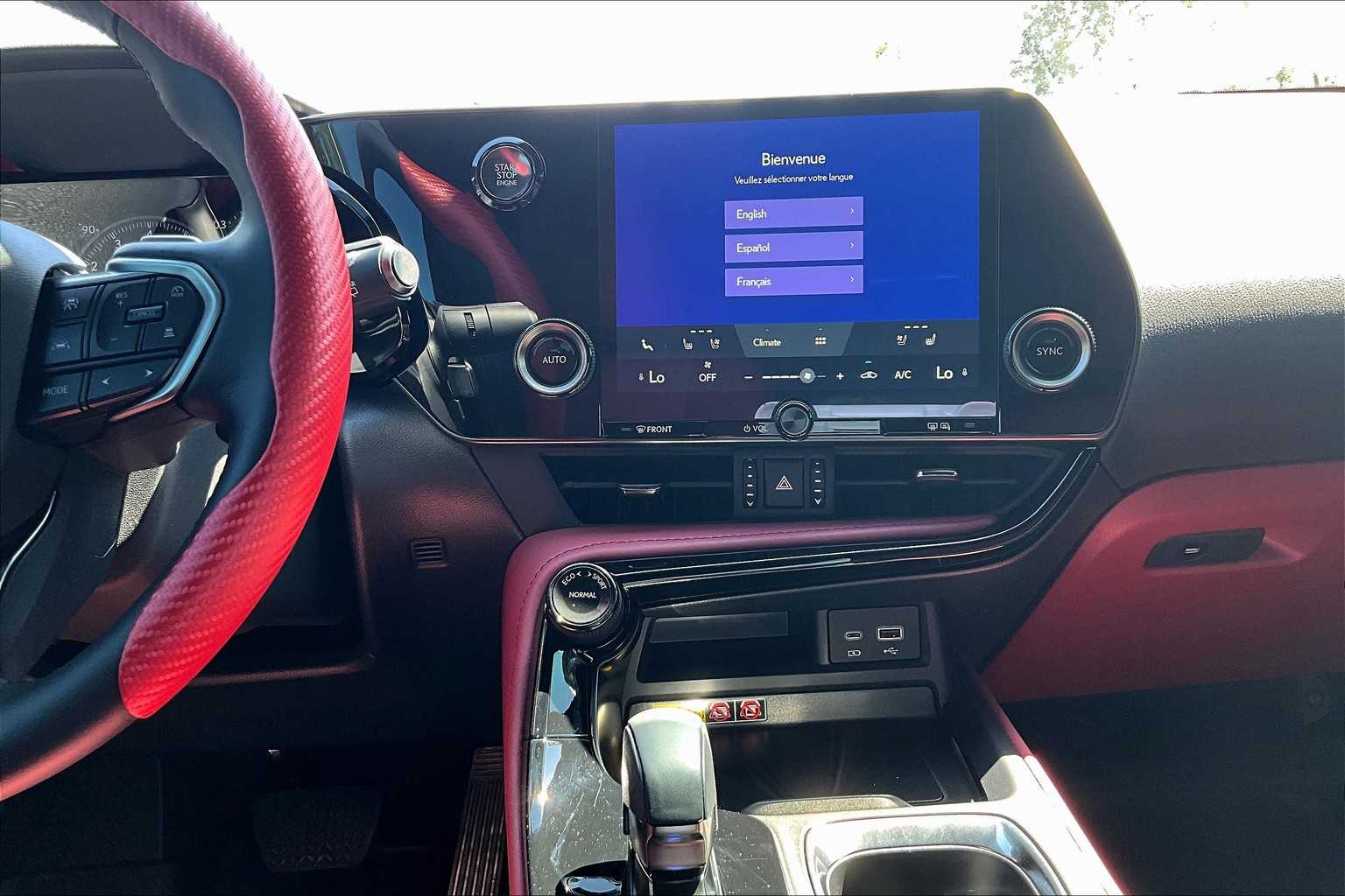 View vehicle photo 7