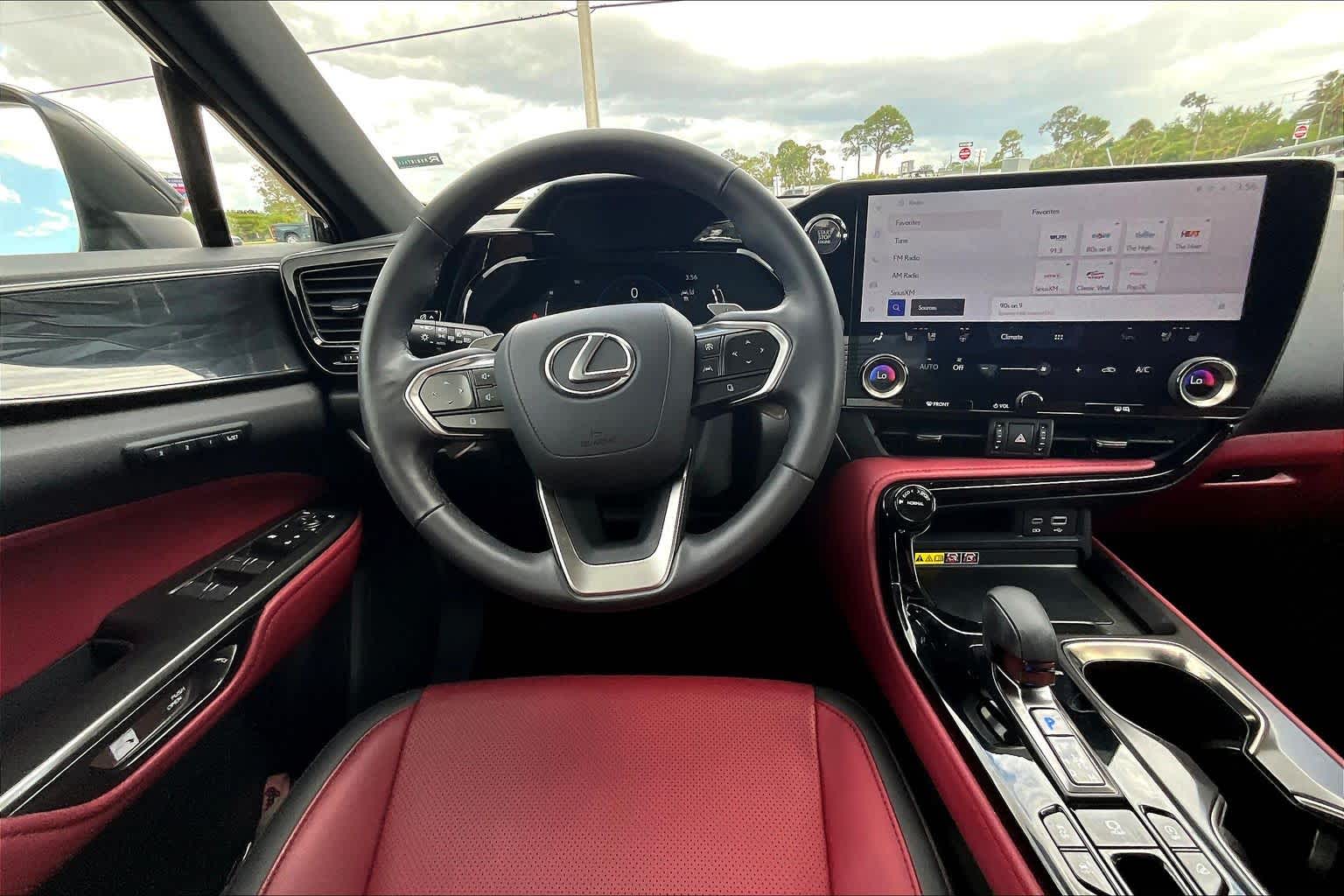 View vehicle photo 6