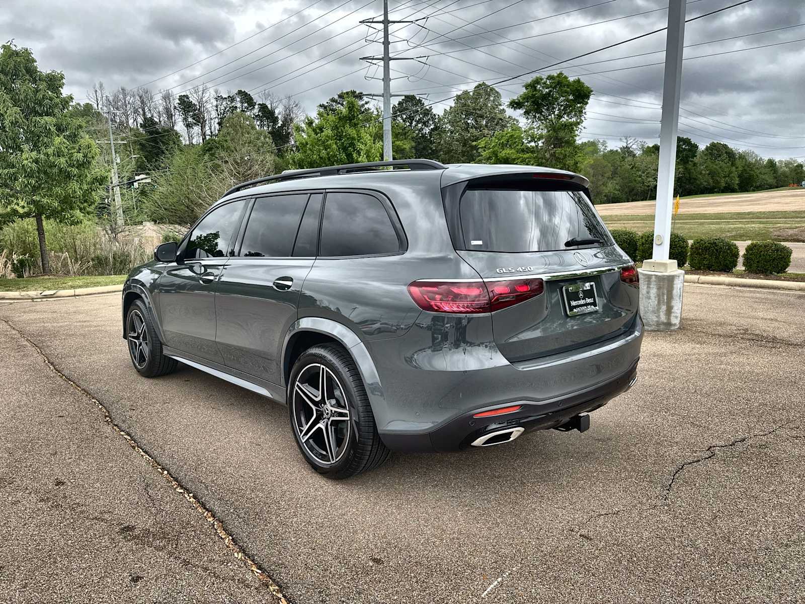 View vehicle photo 6