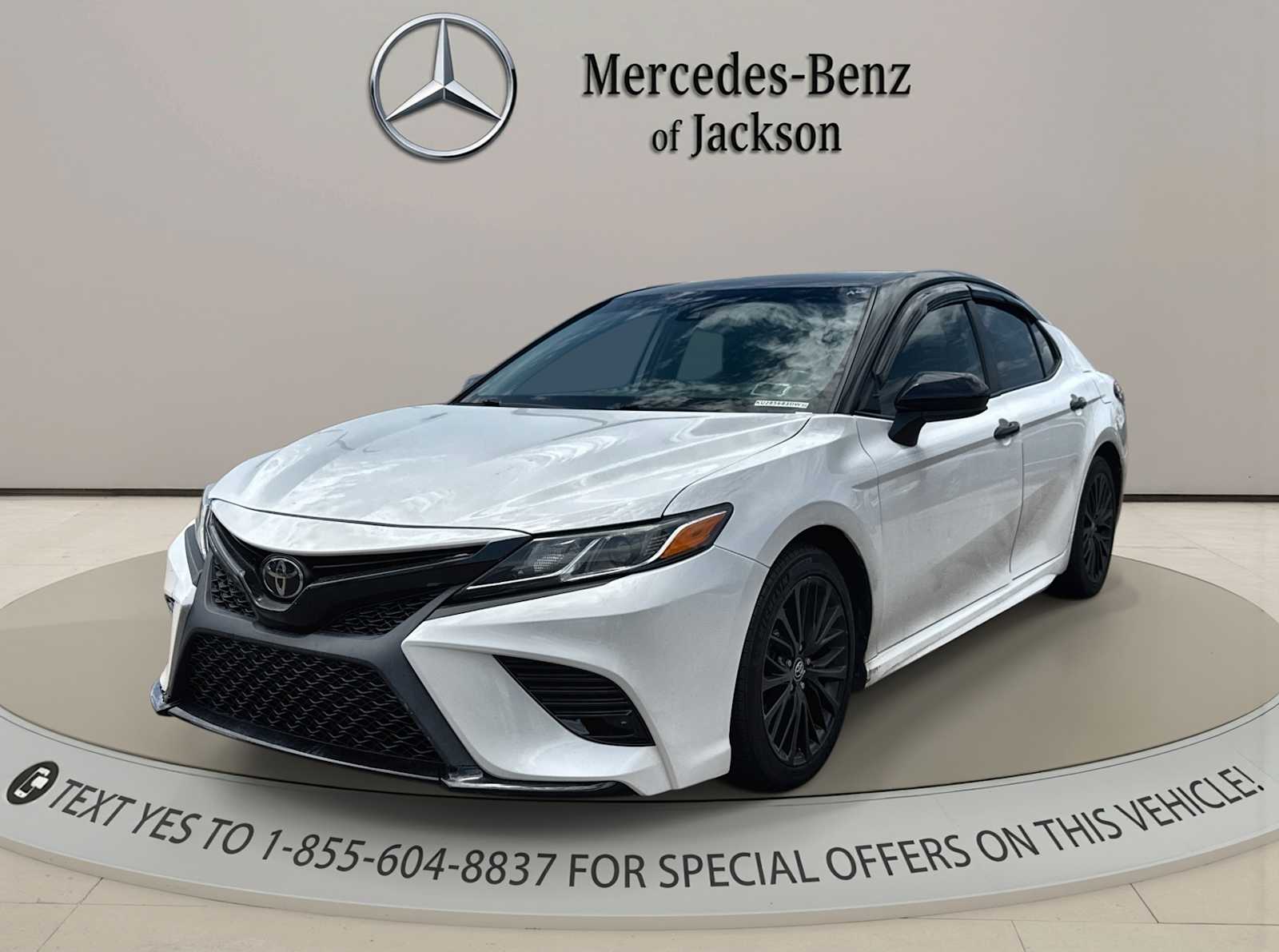 Super White 2019 Toyota Camry Sedan Front-Wheel Drive 8-Speed Automatic