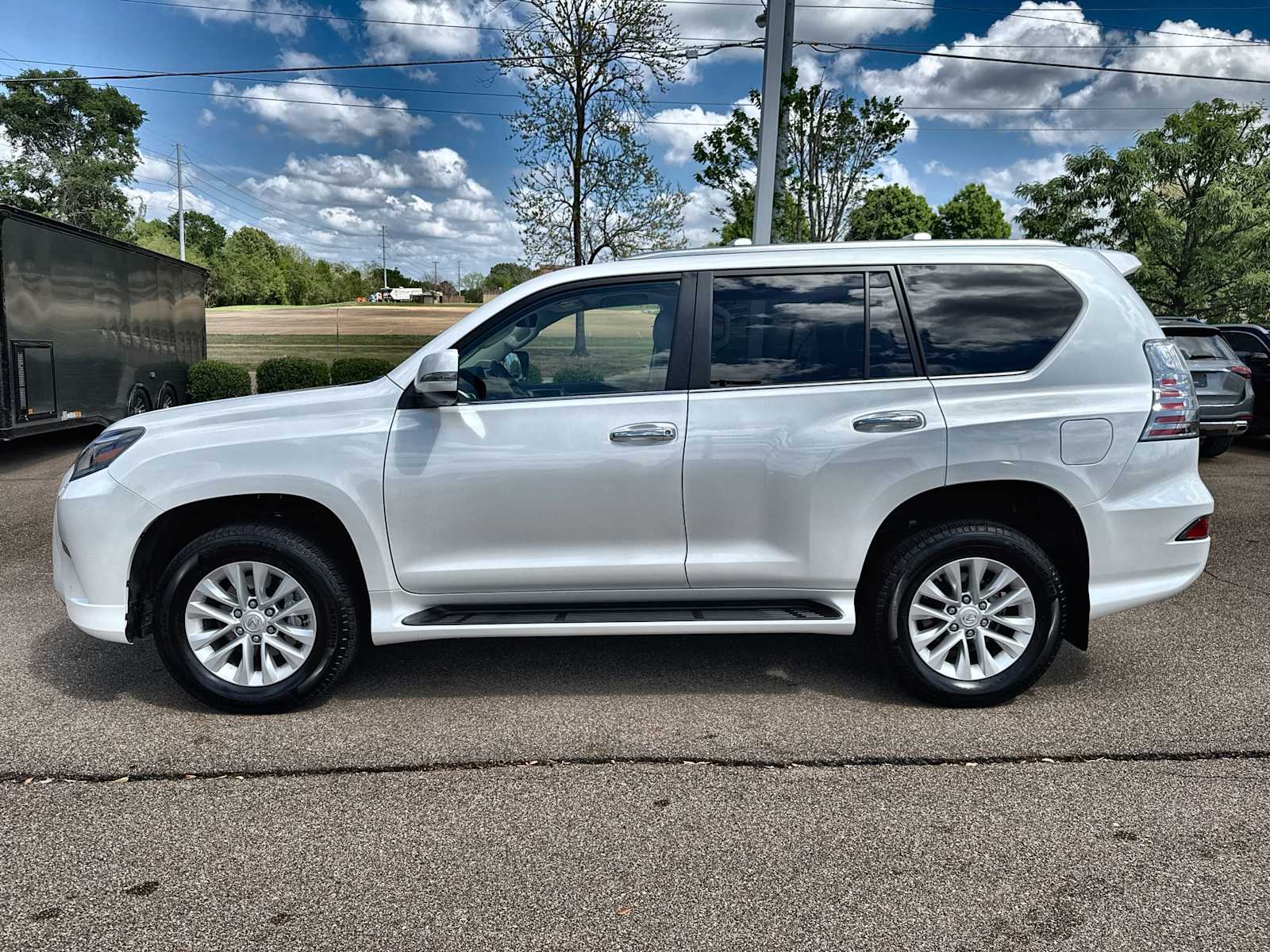 View vehicle photo 5