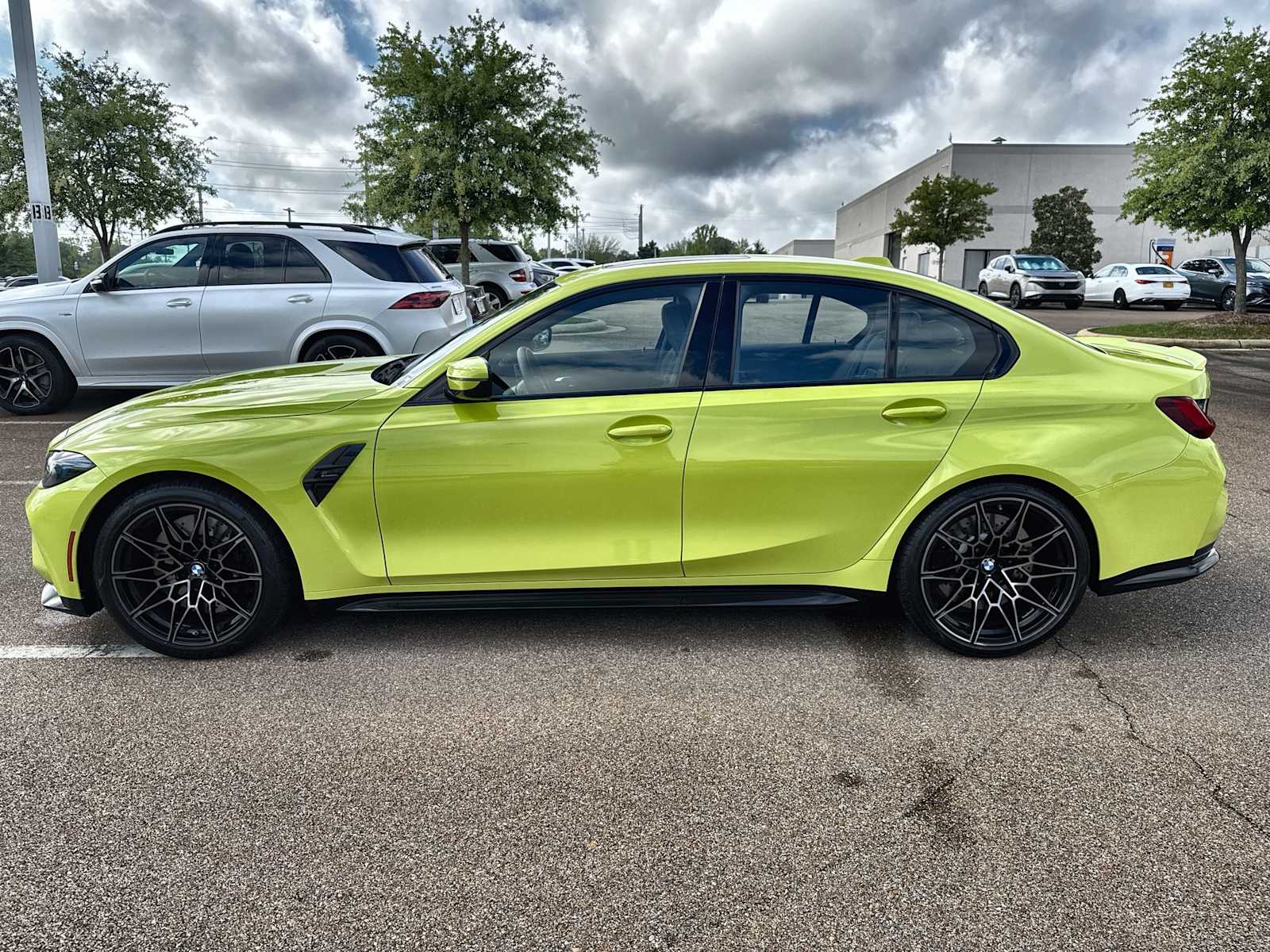 View vehicle photo 5