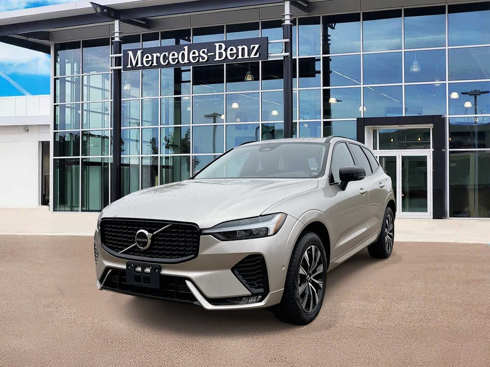 2025 Volvo XC60 B5 Plus Dark Theme AWD