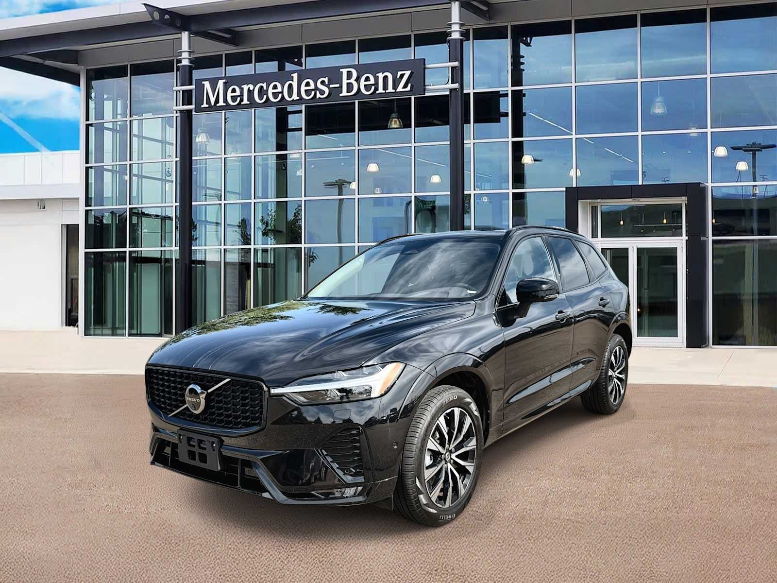 Black 2025 Volvo XC60 B5 Plus Dark Theme AWD SUV / Crossover All-Wheel Drive 8-Speed Automatic