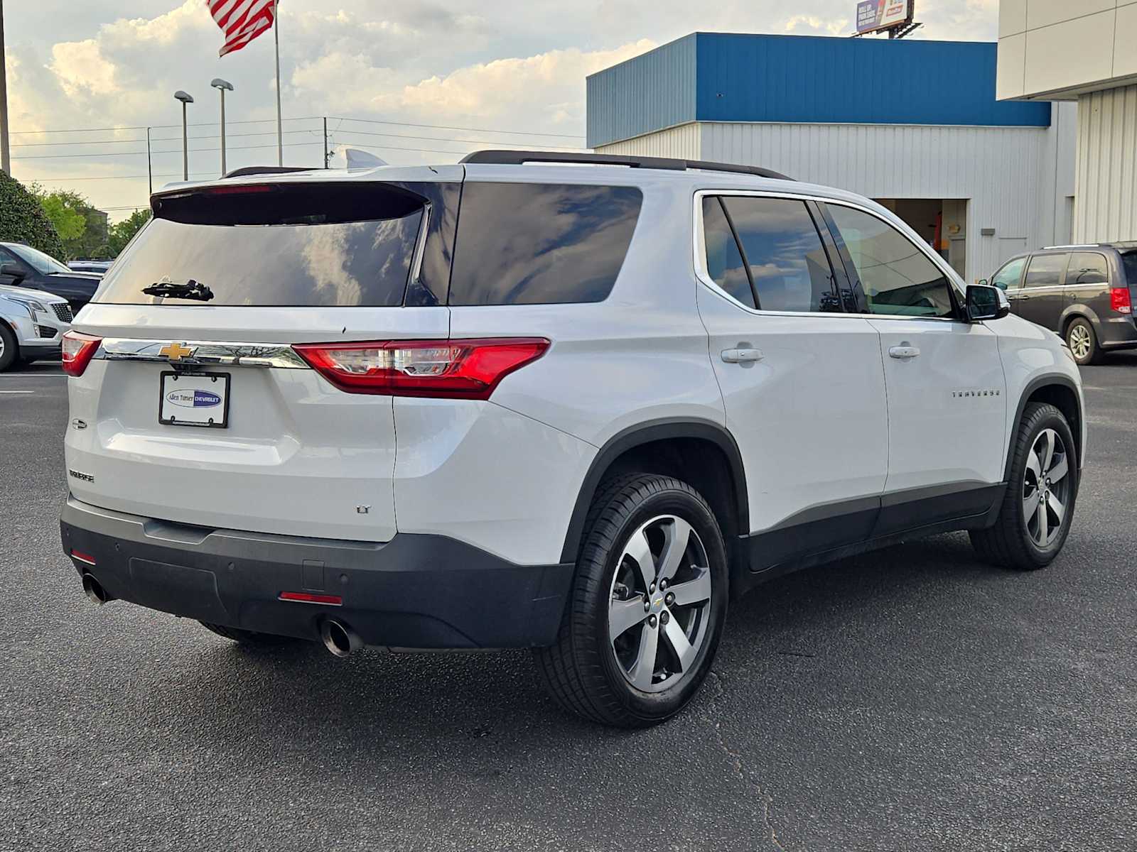 View vehicle photo 7