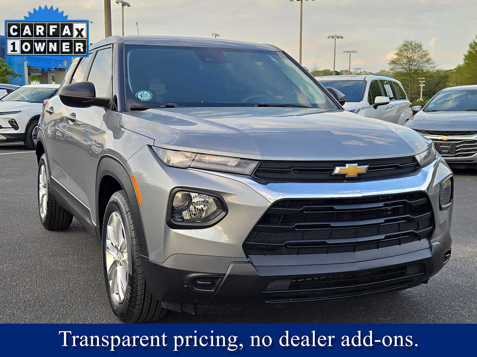 View vehicle photo 2