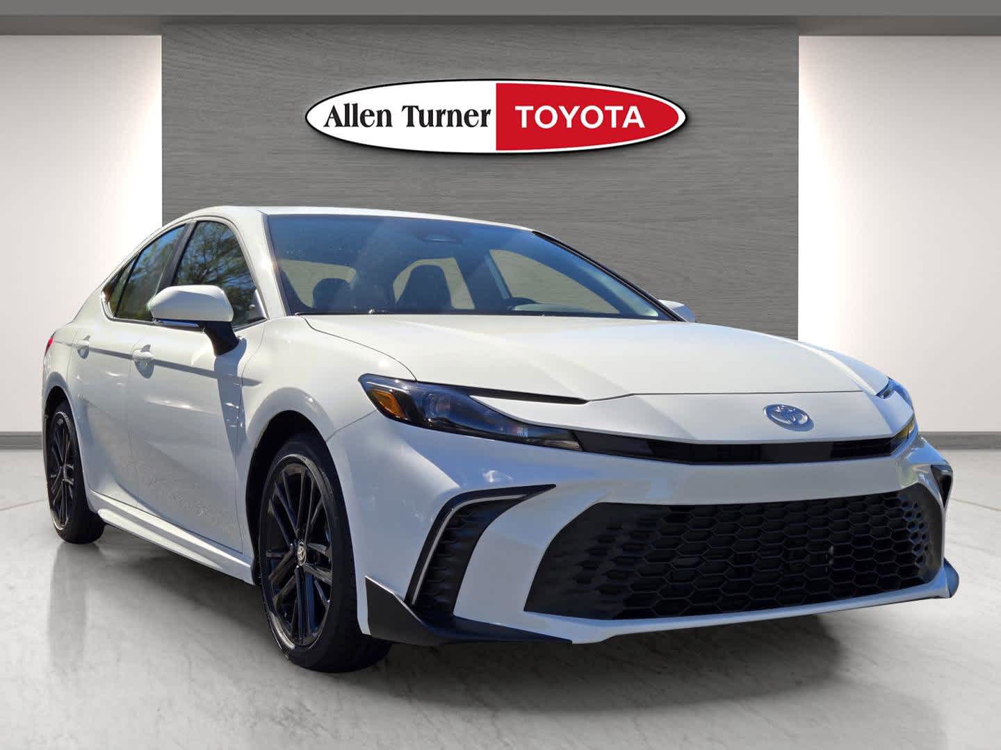 2026 Toyota Camry SE photo 2