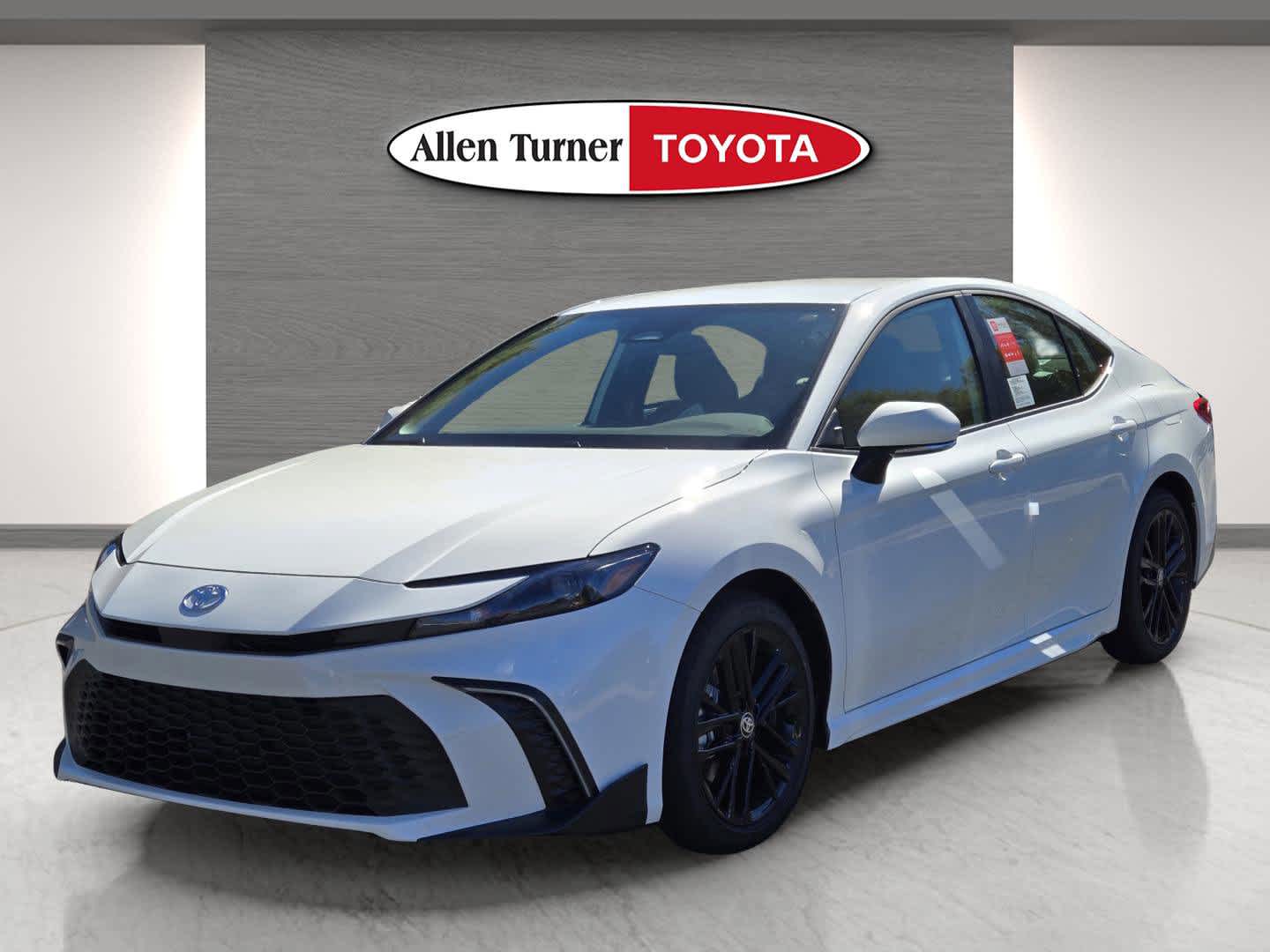 2026 Toyota Camry SE photo 3