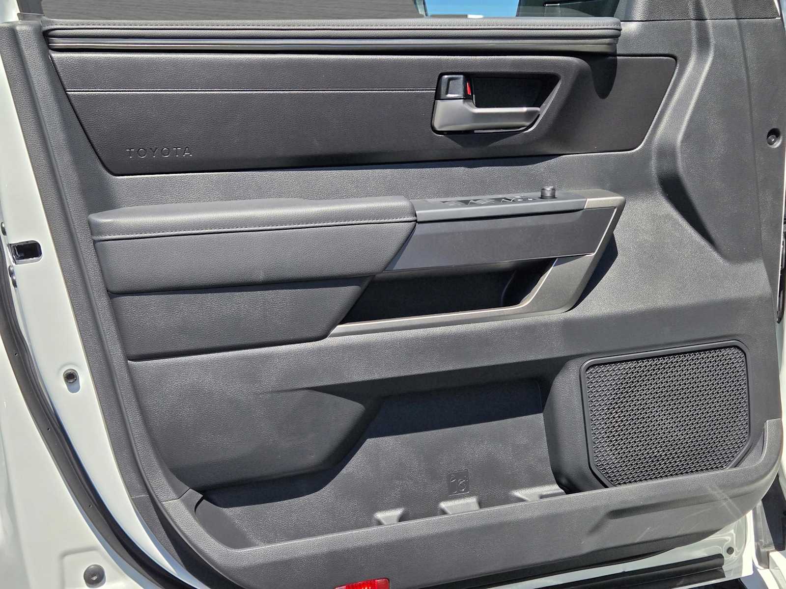 2026 Toyota Tundra SR5 CrewMax photo 18