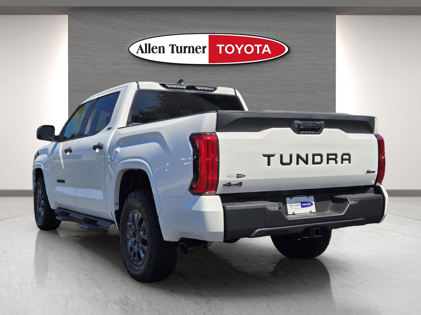 2026 Toyota Tundra SR5 CrewMax photo 9