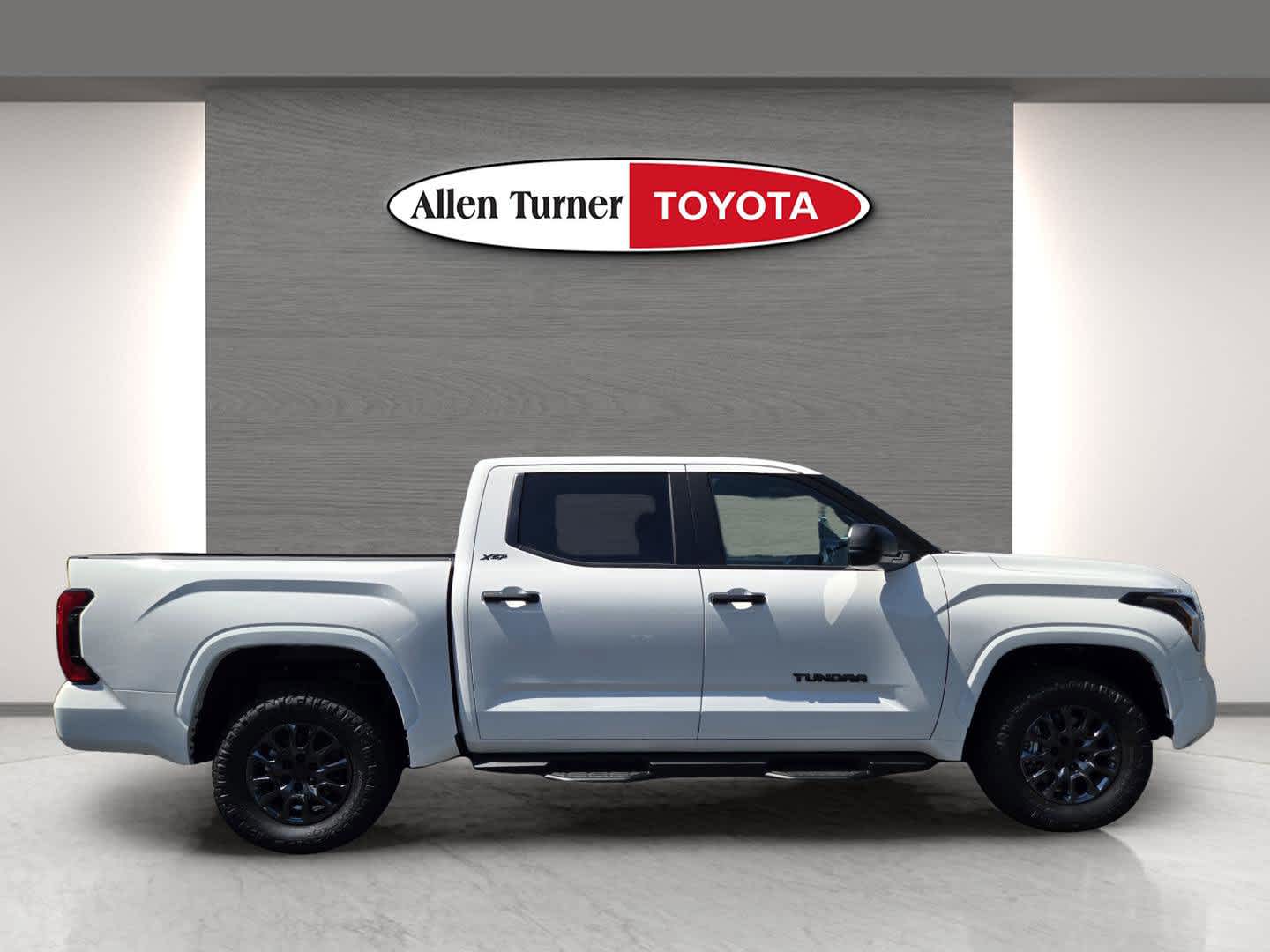 2026 Toyota Tundra SR5 CrewMax photo 5
