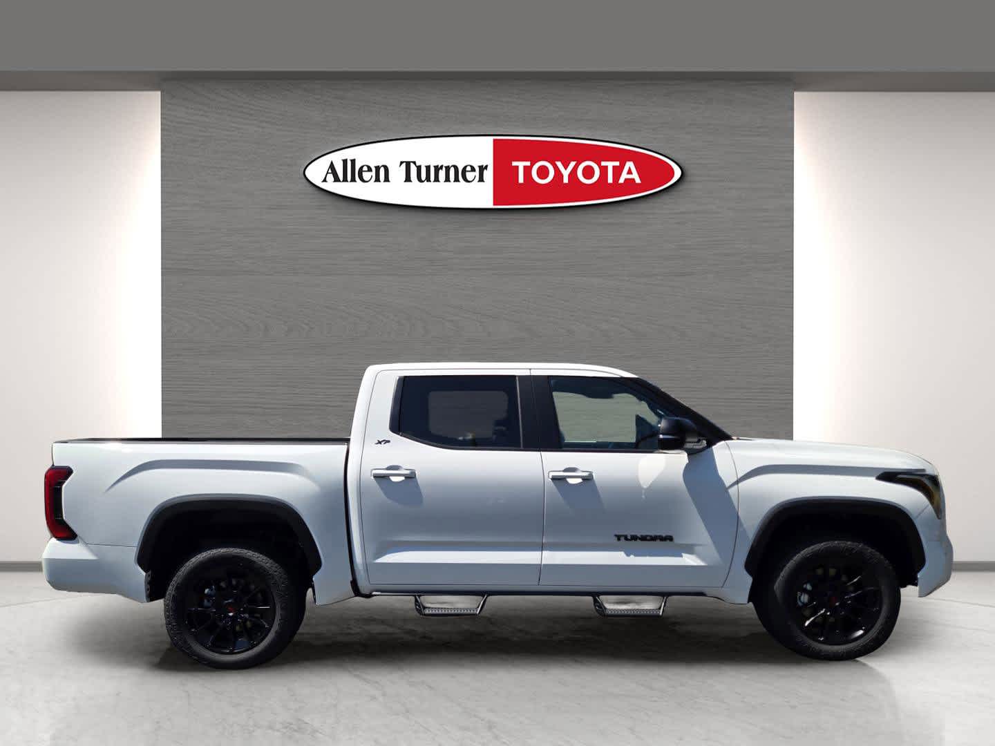2026 Toyota Tundra SR5 CrewMax photo 4