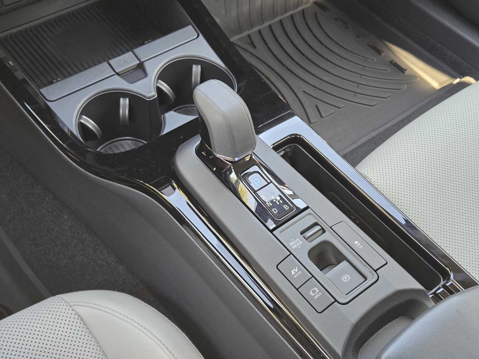 2026 Toyota Prius XLE photo 23
