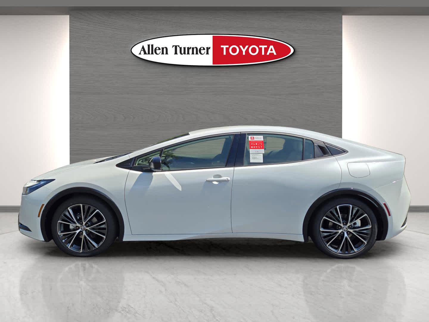 2026 Toyota Prius XLE photo 9