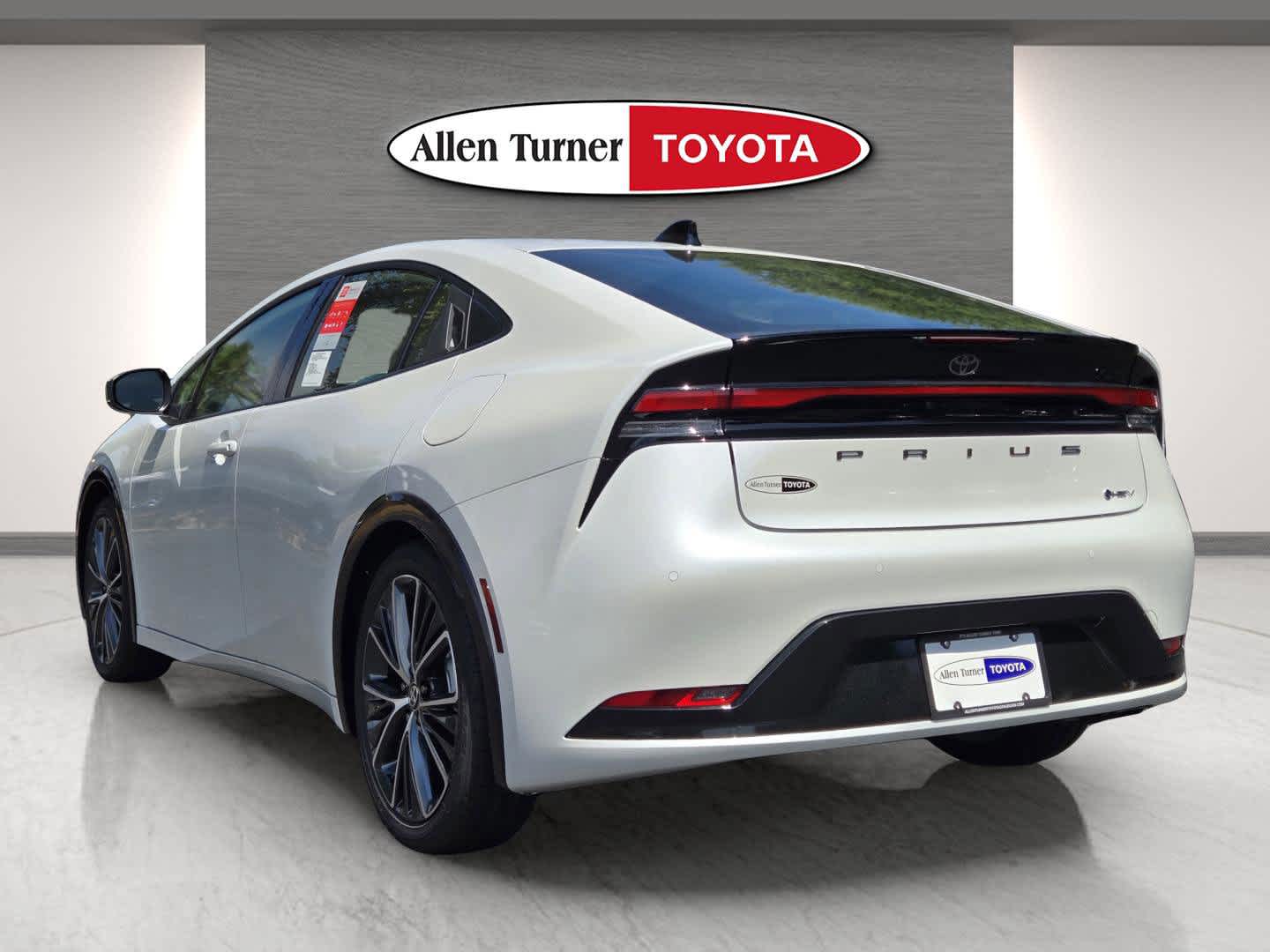 2026 Toyota Prius XLE photo 8