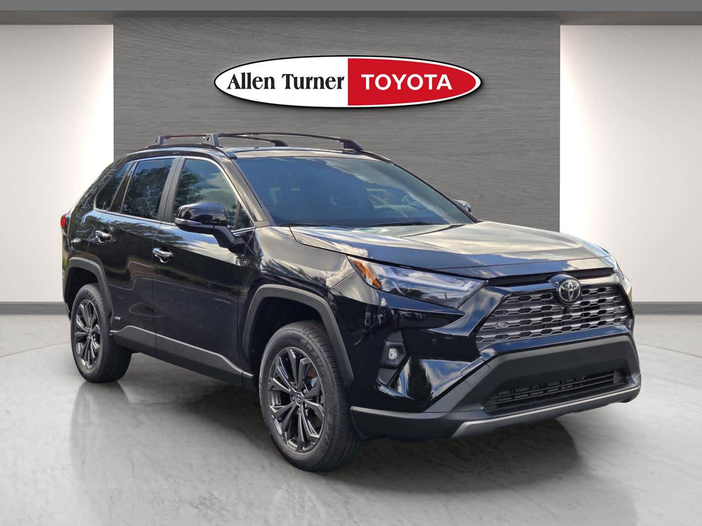 2025 Toyota RAV4 Hybrid LE photo 3