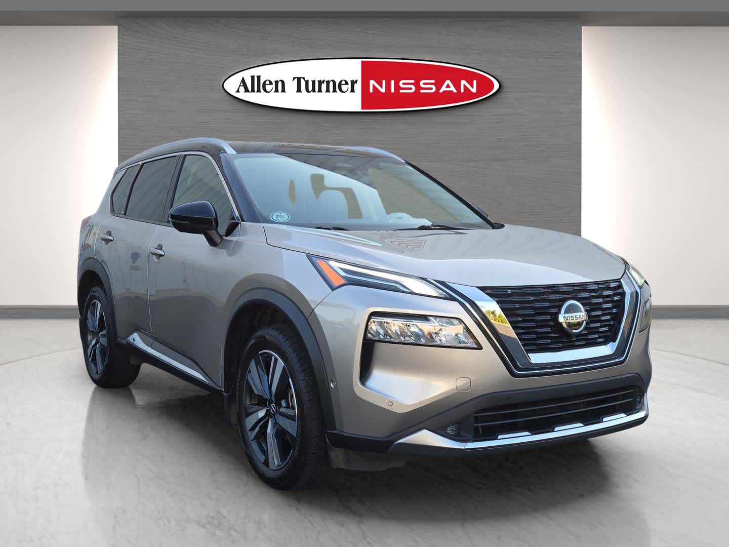 Champagne Silver Metallic/Super Black 2021 Nissan Rogue Platinum AWD SUV / Crossover All-Wheel Drive Continuously Variable Transmission