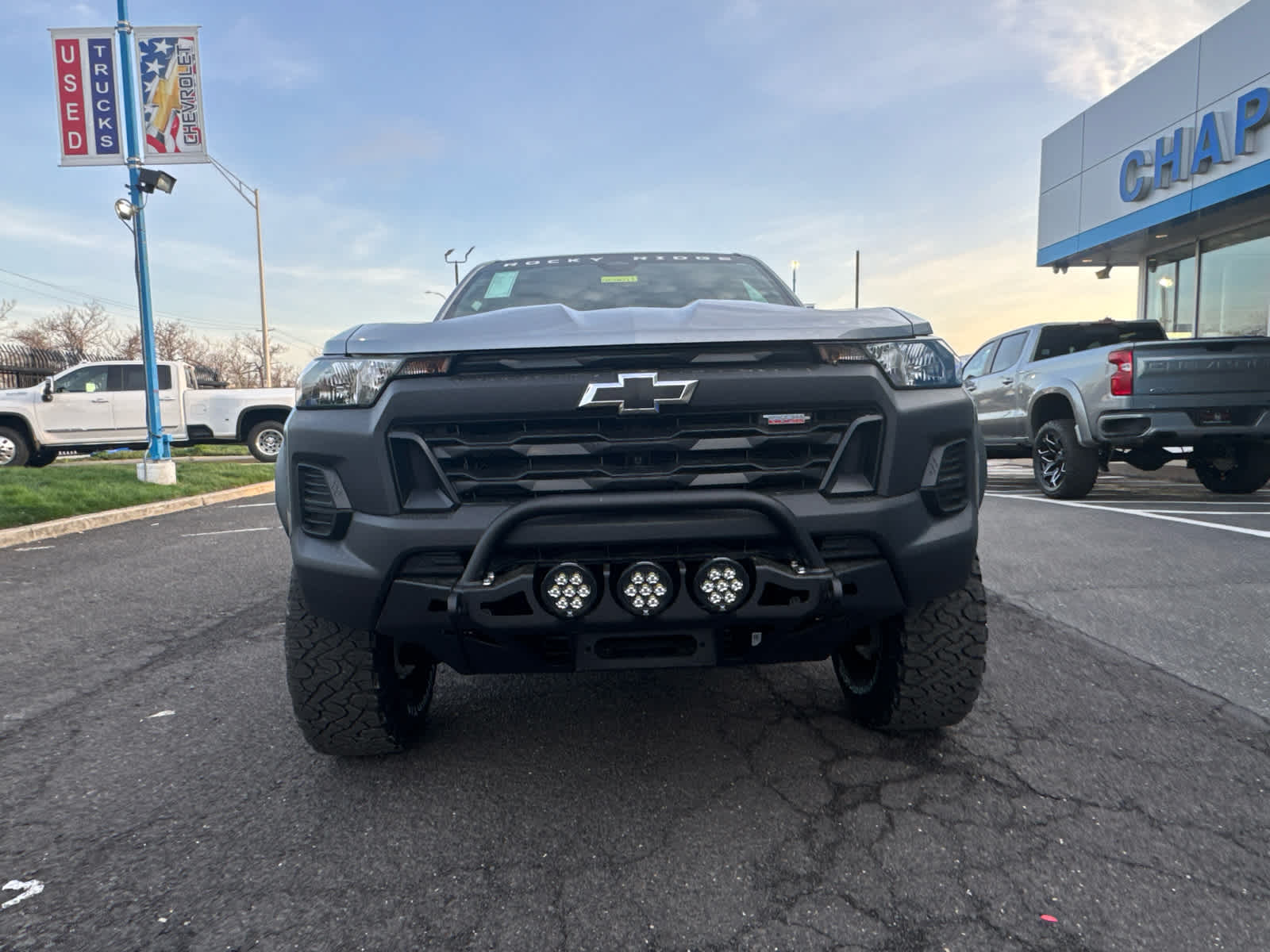 View vehicle photo 3