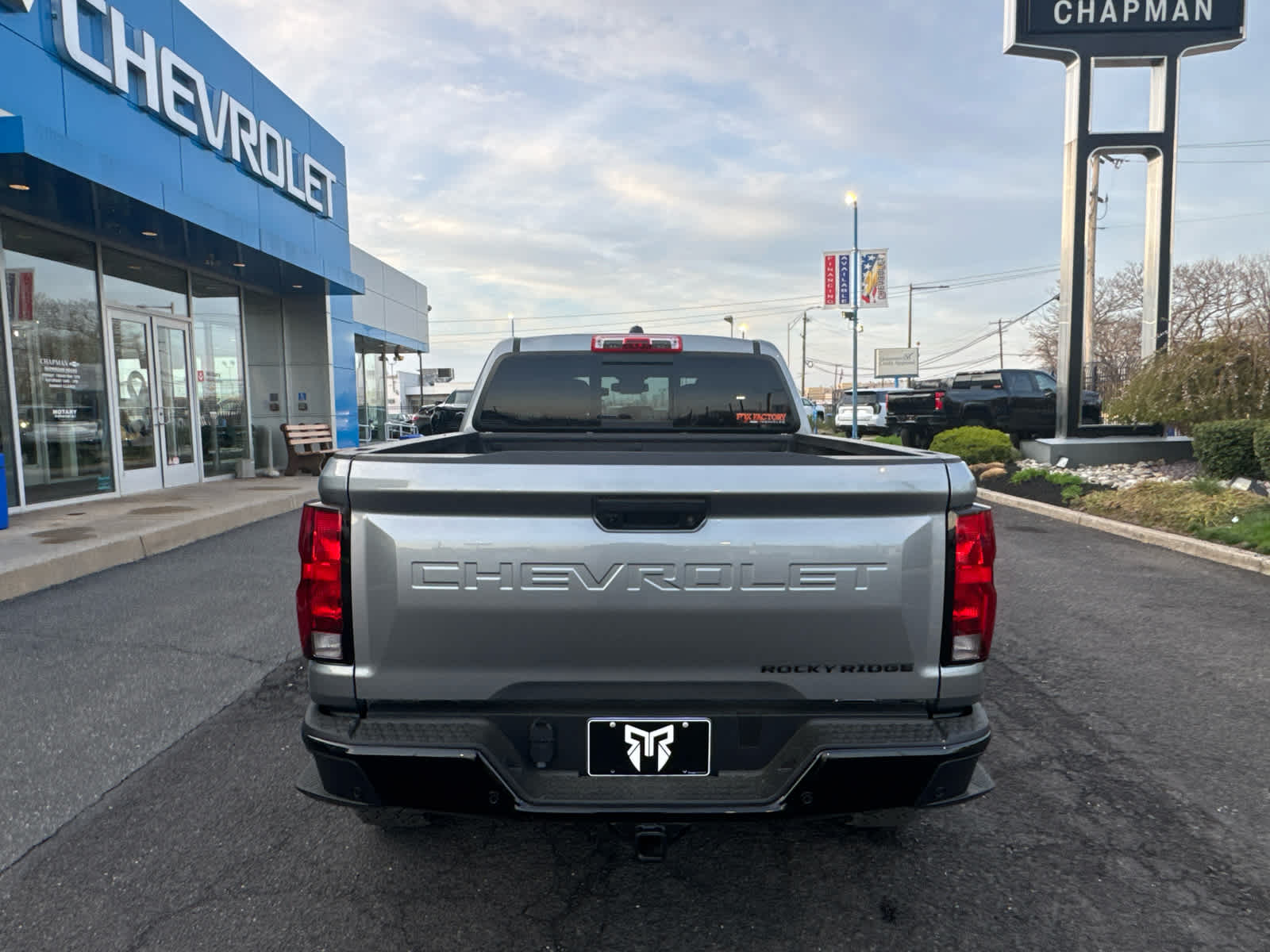 View vehicle photo 7