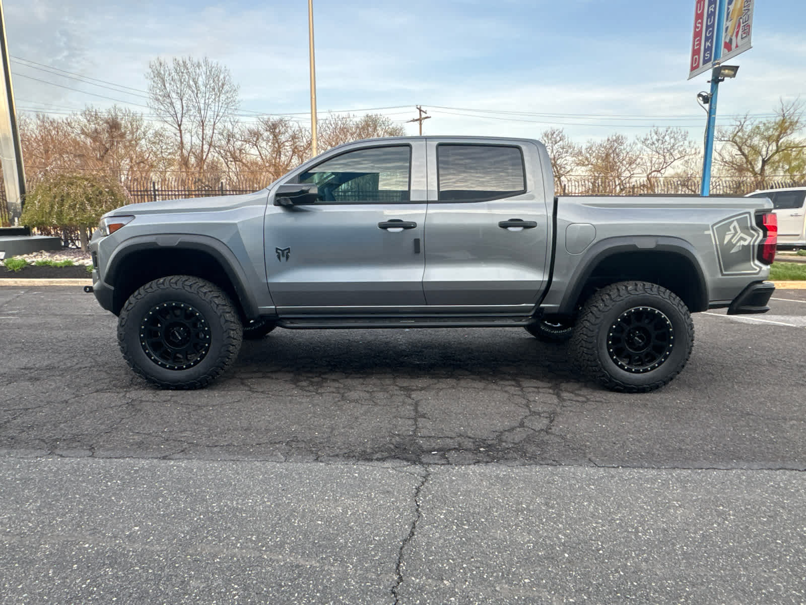 View vehicle photo 5