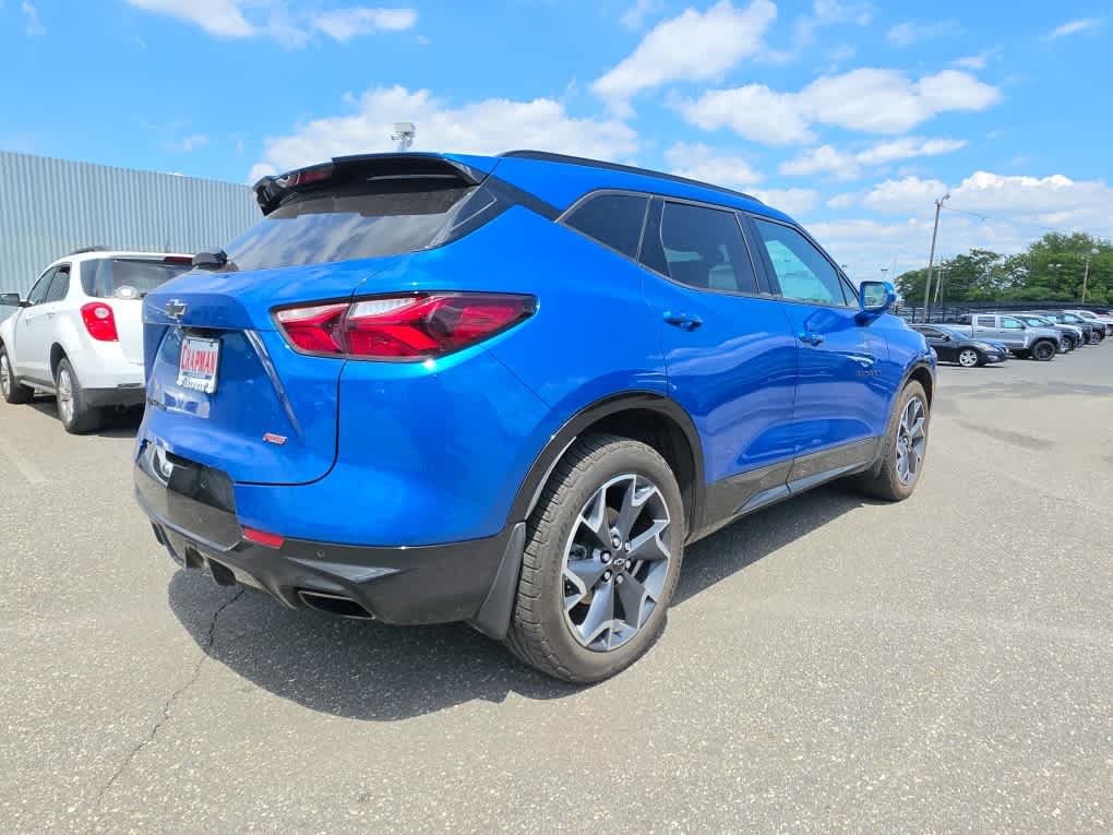 View vehicle photo 4