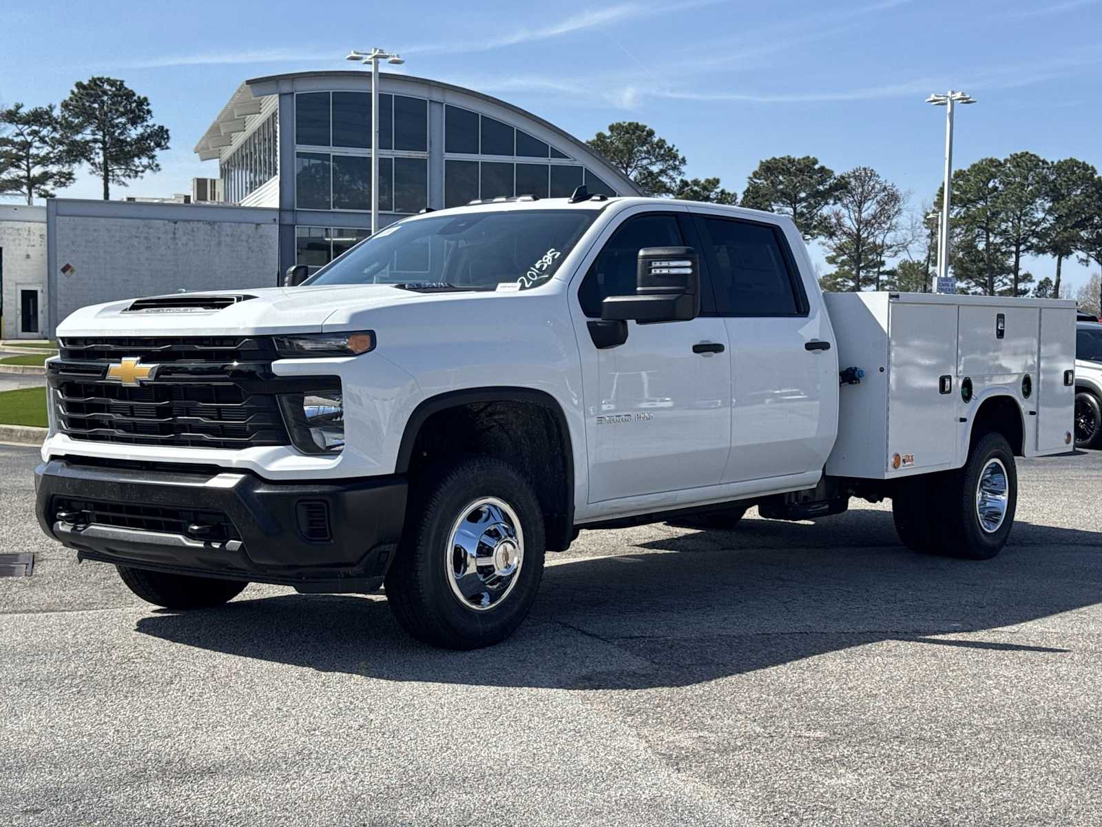View vehicle photo 5