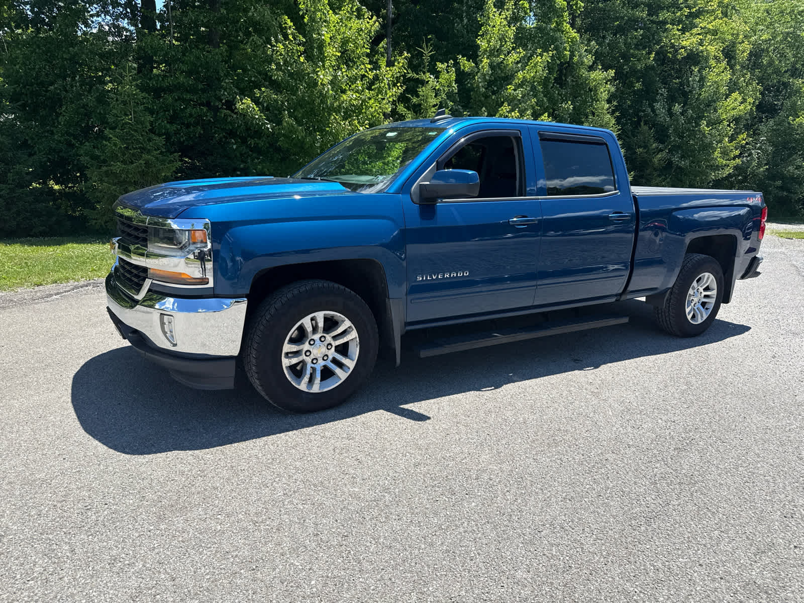 Deep Ocean Blue Metallic 2018 Chevrolet Silverado 1500 Pickup Truck Four-Wheel Drive 6-Speed Automatic