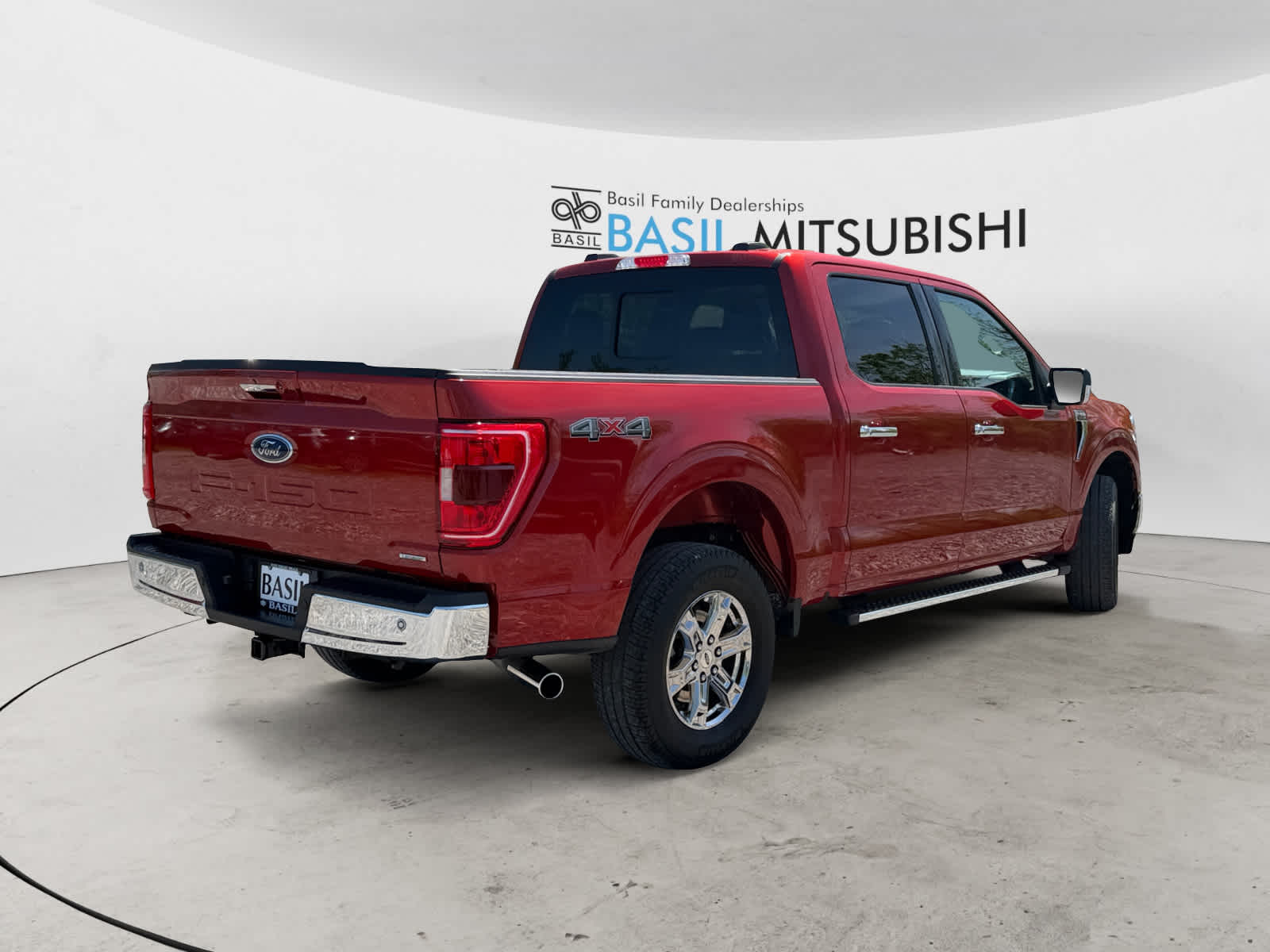 View vehicle photo 5