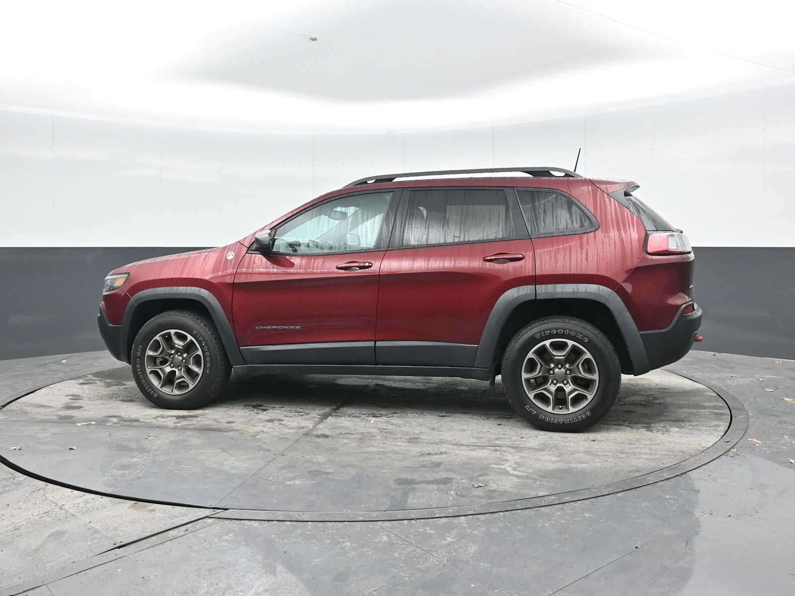 View vehicle photo 3