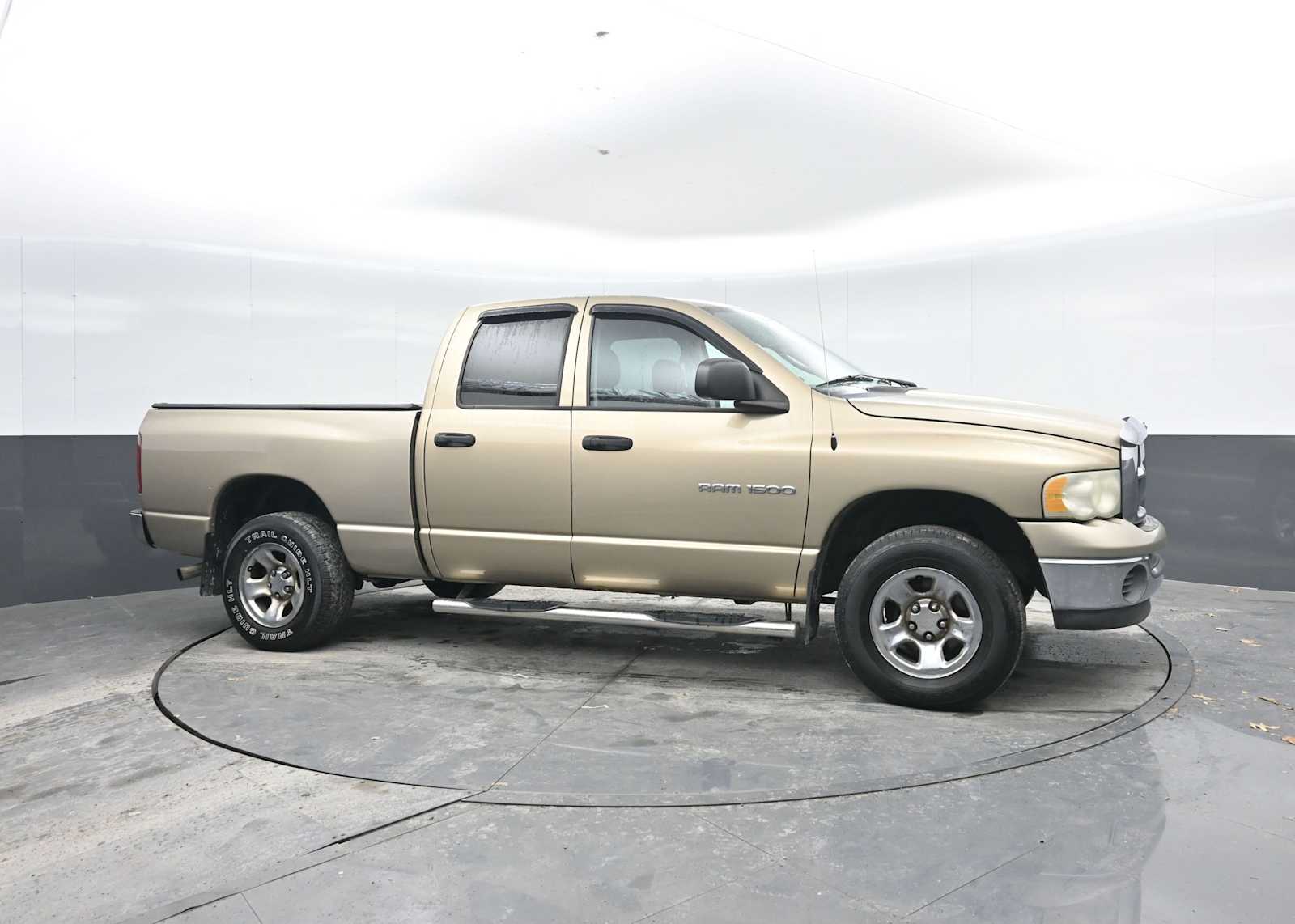 View vehicle photo 7