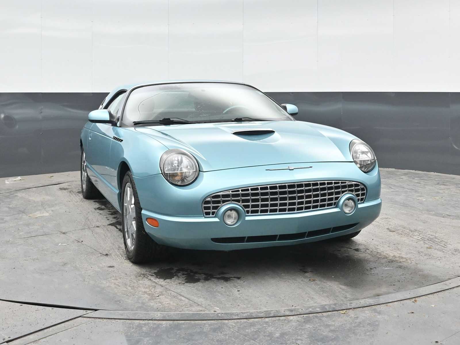 2002 Ford Thunderbird w/Hardtop Deluxe