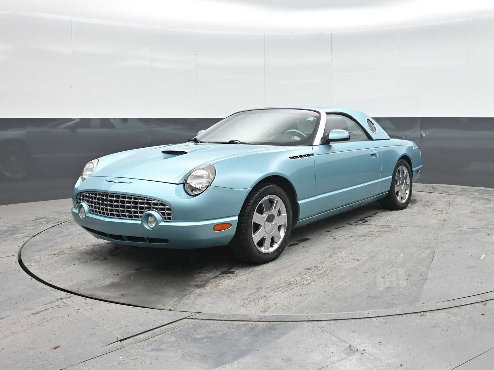 2002 Ford Thunderbird w/Hardtop Deluxe