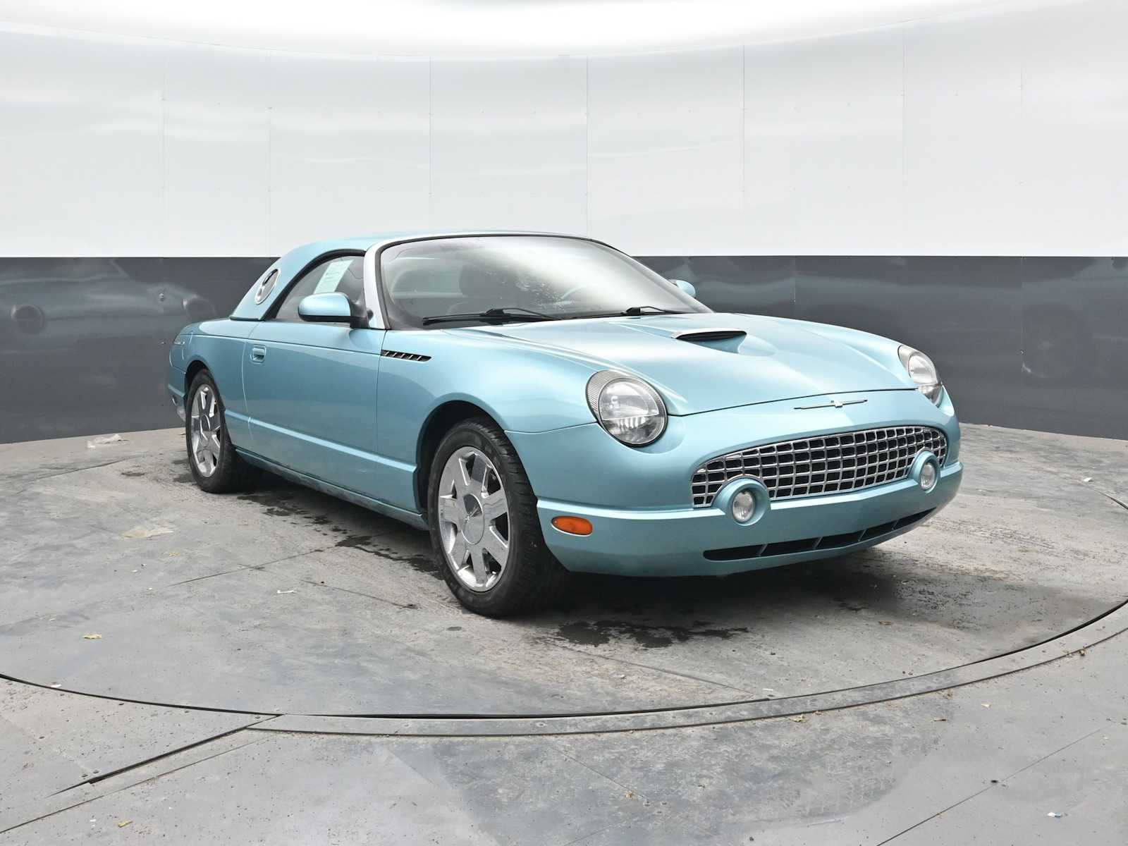 2002 Ford Thunderbird w/Hardtop Deluxe