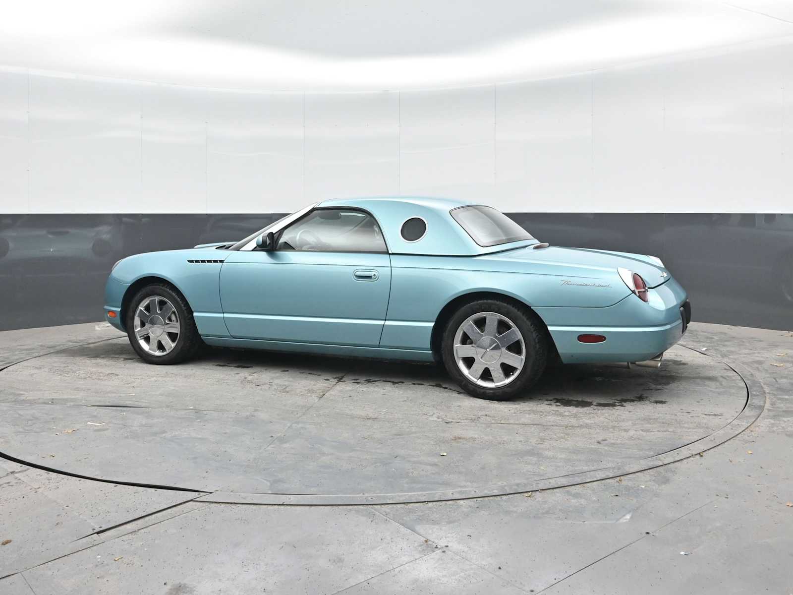 2002 Ford Thunderbird w/Hardtop Deluxe