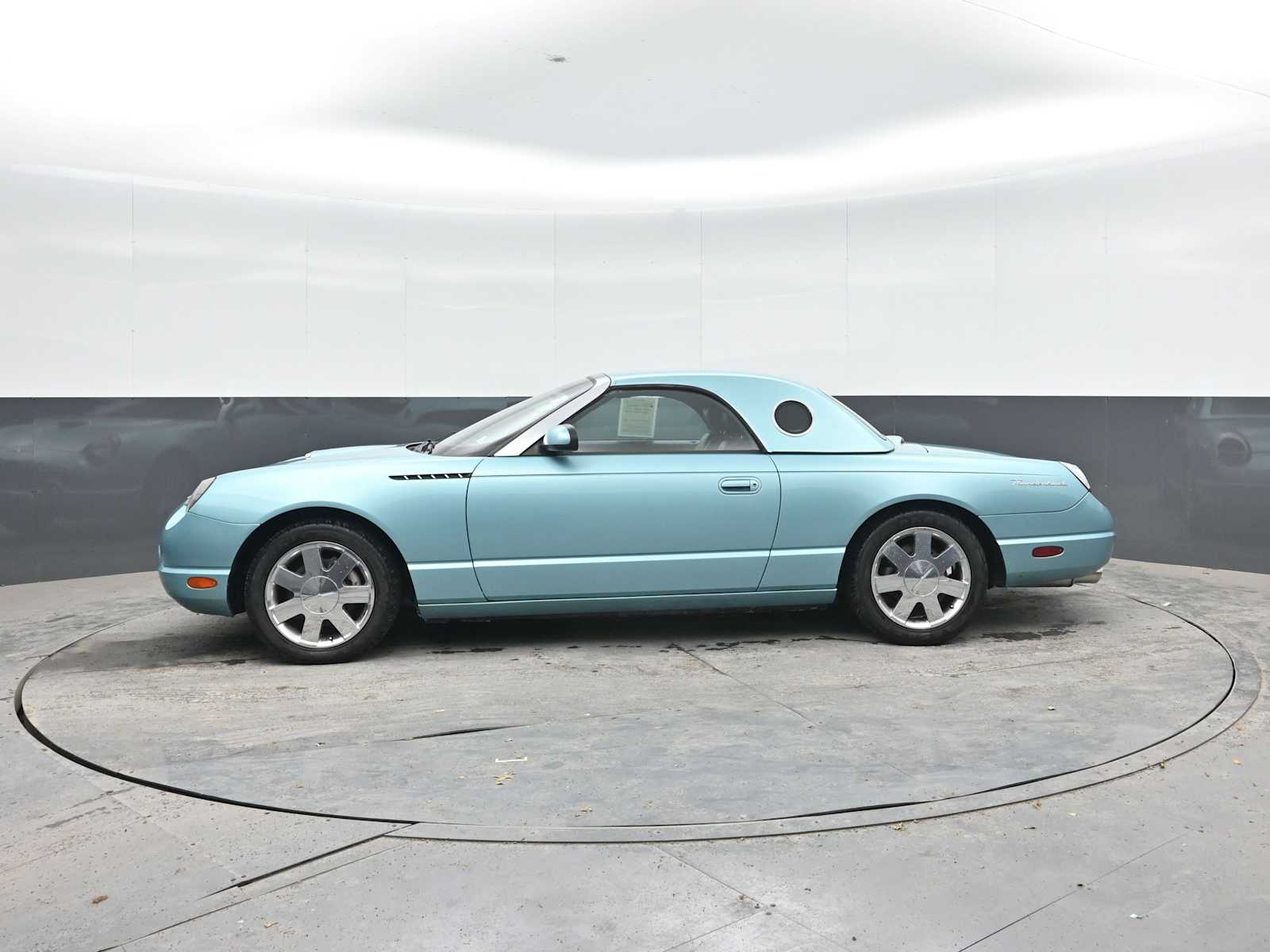 2002 Ford Thunderbird w/Hardtop Deluxe