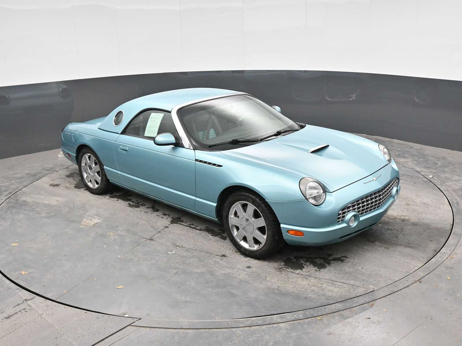 2002 Ford Thunderbird w/Hardtop Deluxe