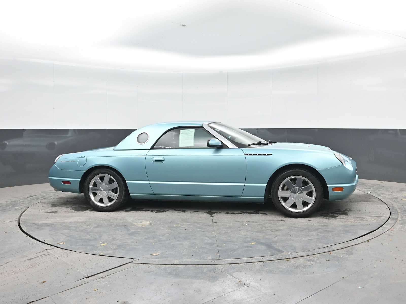 2002 Ford Thunderbird w/Hardtop Deluxe