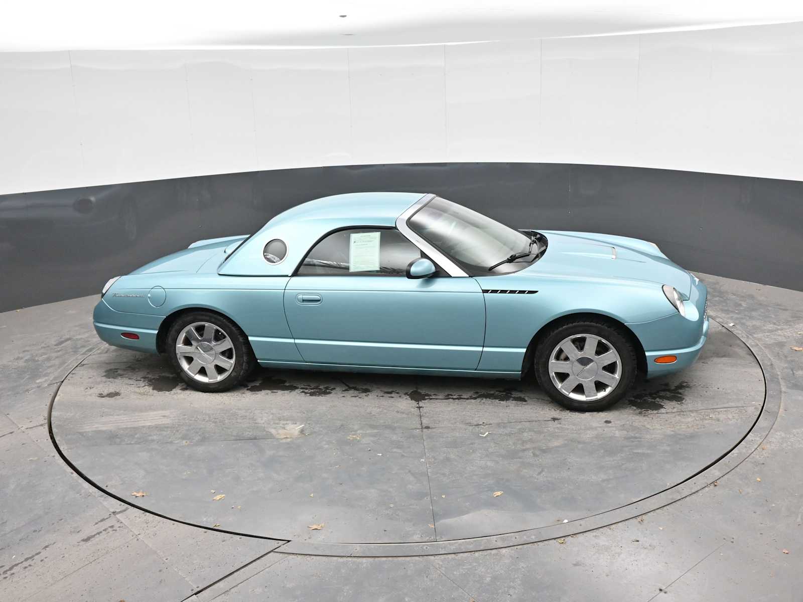 2002 Ford Thunderbird w/Hardtop Deluxe