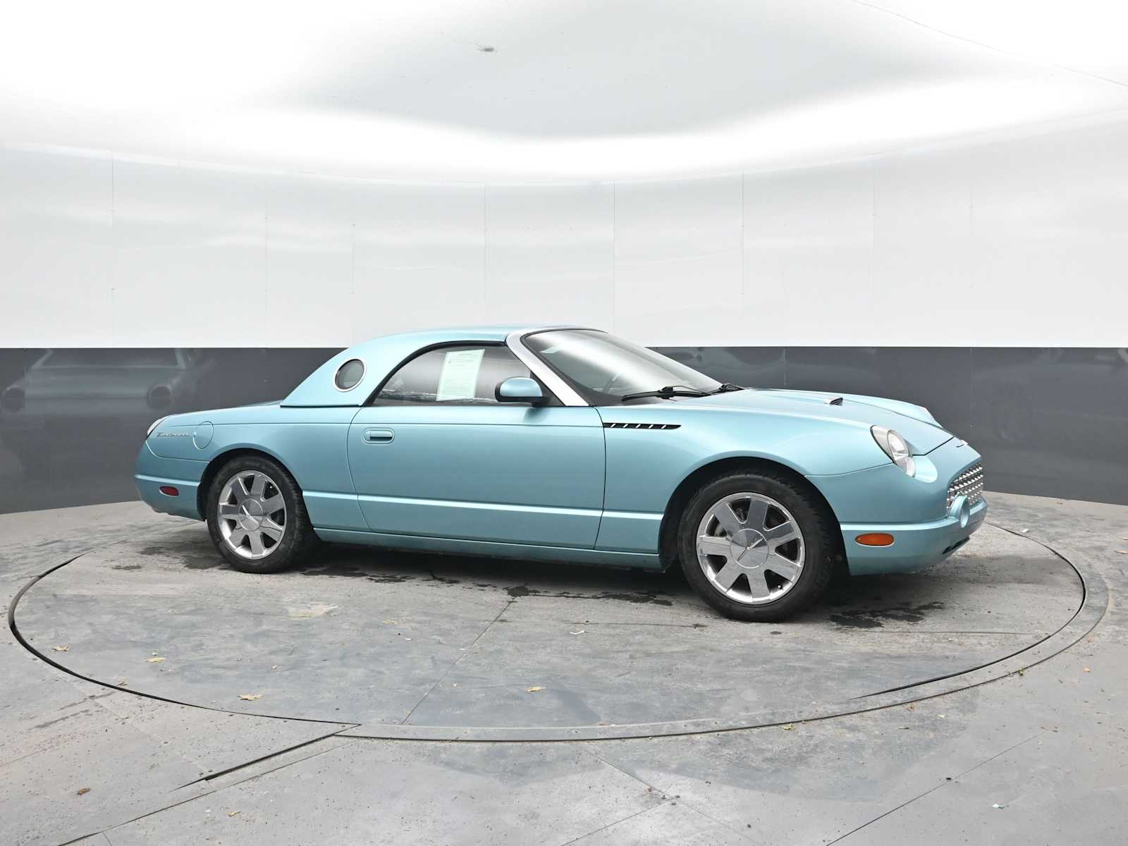 2002 Ford Thunderbird w/Hardtop Deluxe